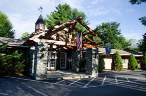 Village Inn - Blowing Rock - Image 4