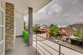 RedDoorz near Bandara Ahmad Yani Semarang - Image 5