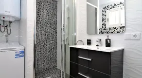 Bermudas 313 - Image 2