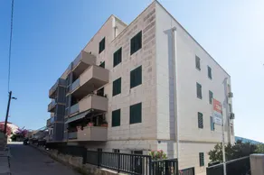 Apartment Sailor's Knot - Image 5