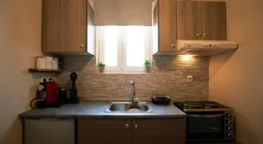 COZY APT NEXT TO METRO AND CLOSE TO ACROPOLIS! - Image 5