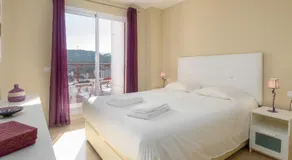 2174-Huge 3 bedrooms with terrace and pool - Image 2