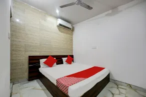 Hotel O Town Palace - Image 3