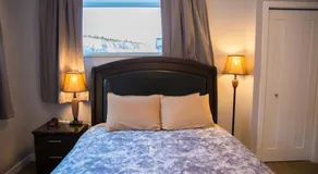 Downtown Whitehorse 4 bedrooms deluxe condo - Image 2