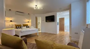 Gresham - Image 2