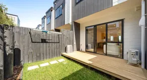Brand New 3BR Family Townhouse & 500m to Train & Gated Community &Free Parking - Image 3