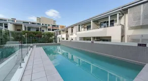 DUNE Designer 2 Bedroom Apartment with River Views & Pool - Image 4