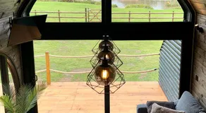 Luxury Lodge with Hot Tub next to Belfry Golf Course - Image 3