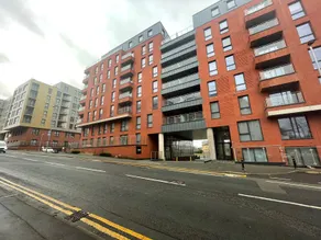 Adelphi Wharf Apartments by Beehosting - Image 2