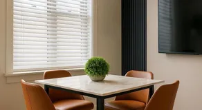 2 Beds Free parking City Escape - Image 2