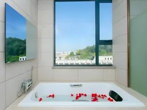 Lavande Hotel Huizhou West Lake - Image 4