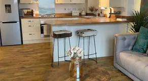 Luxury Riverfront Apartment - Image 3