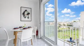 Bright spacious getaway close to the Sea - Image 2