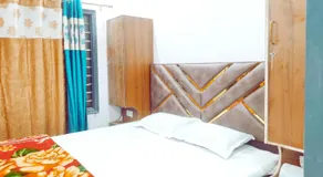 SKYLINE HOMESTAY & SHIV GUEST HOUSE - By Skyline Properties - For Families, Students, Couples & Corporate - Image 5