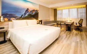 Atour Hotel Hefei Binhu Weizhou Avenue - Image 2