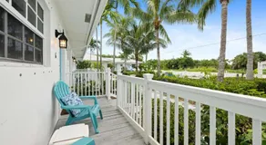 Seahorse Beach Bungalows - Image 2