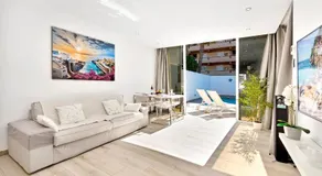 Bungalow with private pool - Image 3