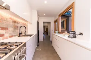 Elegant Seddon Stay Historic Charm & Modern Twist - Image 3