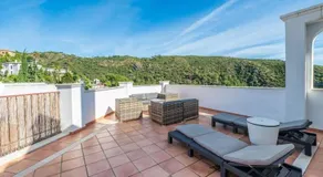 Voll ausgestattetes Apartment mit Pool und Terrasse | Bergblick | Perfekt für die Arbeit von Zuhause - Image 4