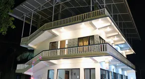 Dev's Resort & Restaurant - Image 4