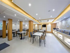 Vienna International Hotel Fuzhou Wusi Road - Image 4