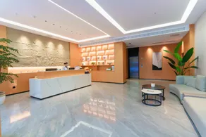 Four Seasons Fashion Hotel - Image 3