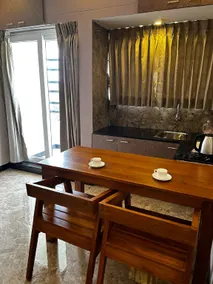 GK Homestays - Luxurious Furnished Apartment - Image 3