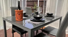 CONTRACTORS OR FAMILY HOUSE - M1 Nottingham - IKEA RETAIL PARK - CATKIN DRIVE - 2 Bed Home with Driveway, private garden, sleeps 4 - TV'S in all rooms - Image 3