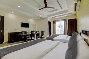 Super Townhouse Grand Inn - Image 2