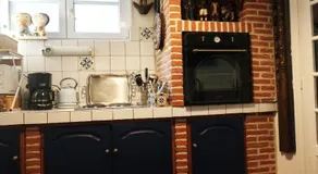 Une chambre et des tableaux - Image 5
