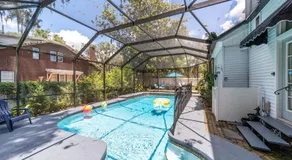 Martin A -Private historic district apt with pool-suite A - Image 3