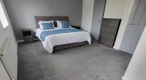 4 Bedroom Home - Sleeps 7 Pet Friendly & Parking - Image 4