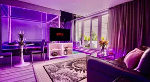 Unique Penthouse with Jacuzzi & Garden - Image 2