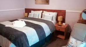 Weybourne Guest House - Image 2