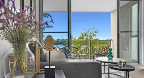Water View Modern Tri-level Townhouse in Carrara with 2 Parking Spots - Image 3