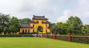 JTOUR Inn Guilin Two Rivers and Four Lakes Walmart - Image 3