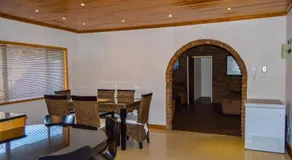 Emangunini Guest house - Image 5