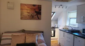 Unique Studio I - Private Studio with ensuite - Image 3