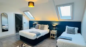 Pier House Luxury Apartment - Image 2