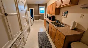 Spacious Charming 4 BR near Downtown - Image 3
