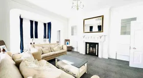 Flat 4 Marine Parade House, 1 East Cliff- Next to Dover Port, White Cliffs, Beach, Castle - Image 2