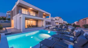 Apartments with pool Villa Zora - Image 5