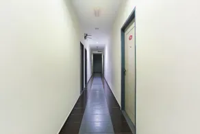 De Hotel - Image 3