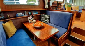 Motor Yacht Amstelle - Image 5