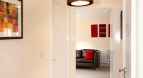 DBS Serviced Apartments - The Coach House - Image 4