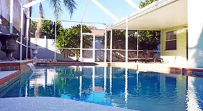 Charming Vacation House 3Be 2Ba Solar heated pool - Image 3