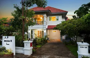 Moon 11 Boutique Home - Image 4