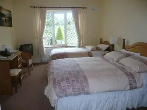 Grove House - Image 2