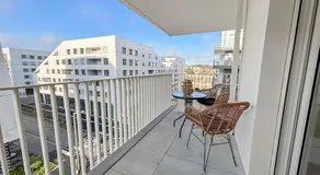 Balcon ensoleillé, design moderne - Image 4
