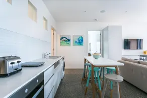 Lansdowne Villa 1 - swimming pool, includes linen - Image 4